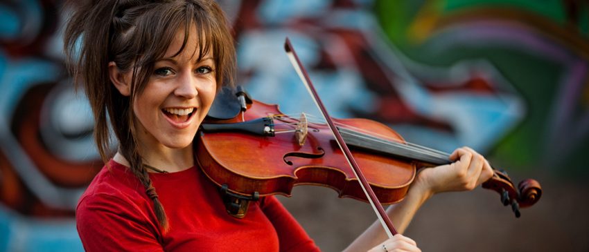 BORA CURTIR | A rainha do violino Lindsey Stirling estará no Brasil!