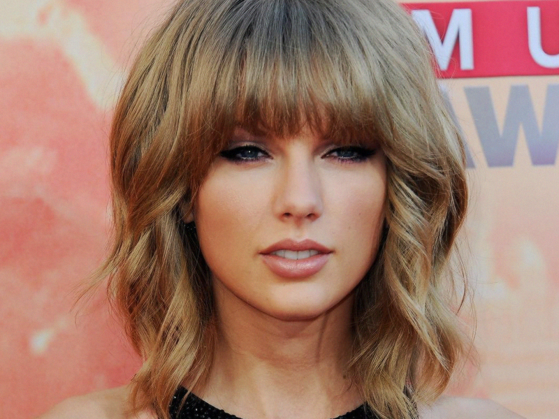 MÚSICA | Sexta-feira de novidades de Taylor Swift!