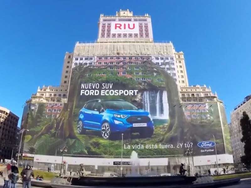 FORD ECOSPORT | Carro entra para o Guinness com maior outdoor do mundo!