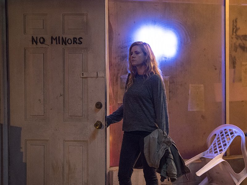 SHARP OBJECTS | HBO divulga novas fotos de série com Amy Adams!
