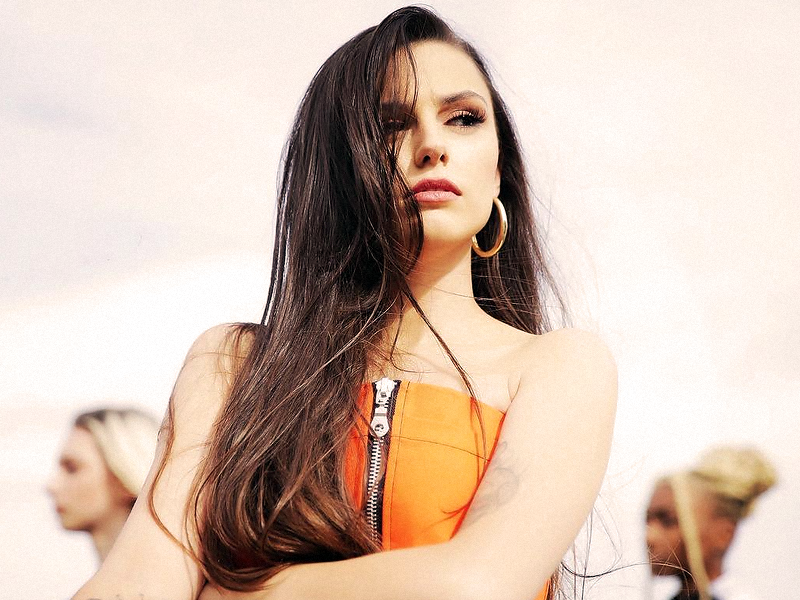MÚSICA | Cher Lloyd está de volta com ‘None Of My Business’!