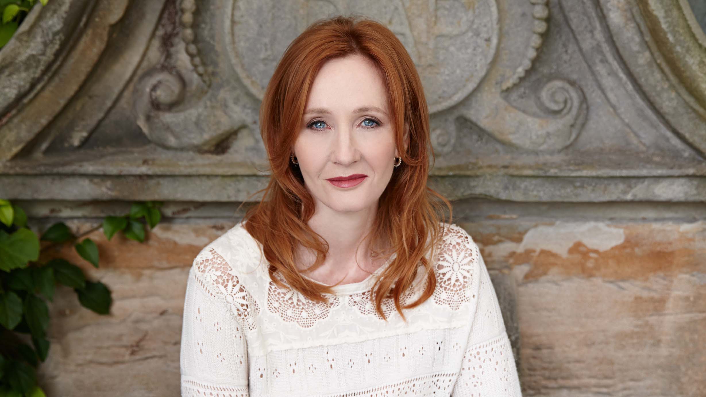 LIVROS | J.K Rowling anuncia novo livro para o público infantil!