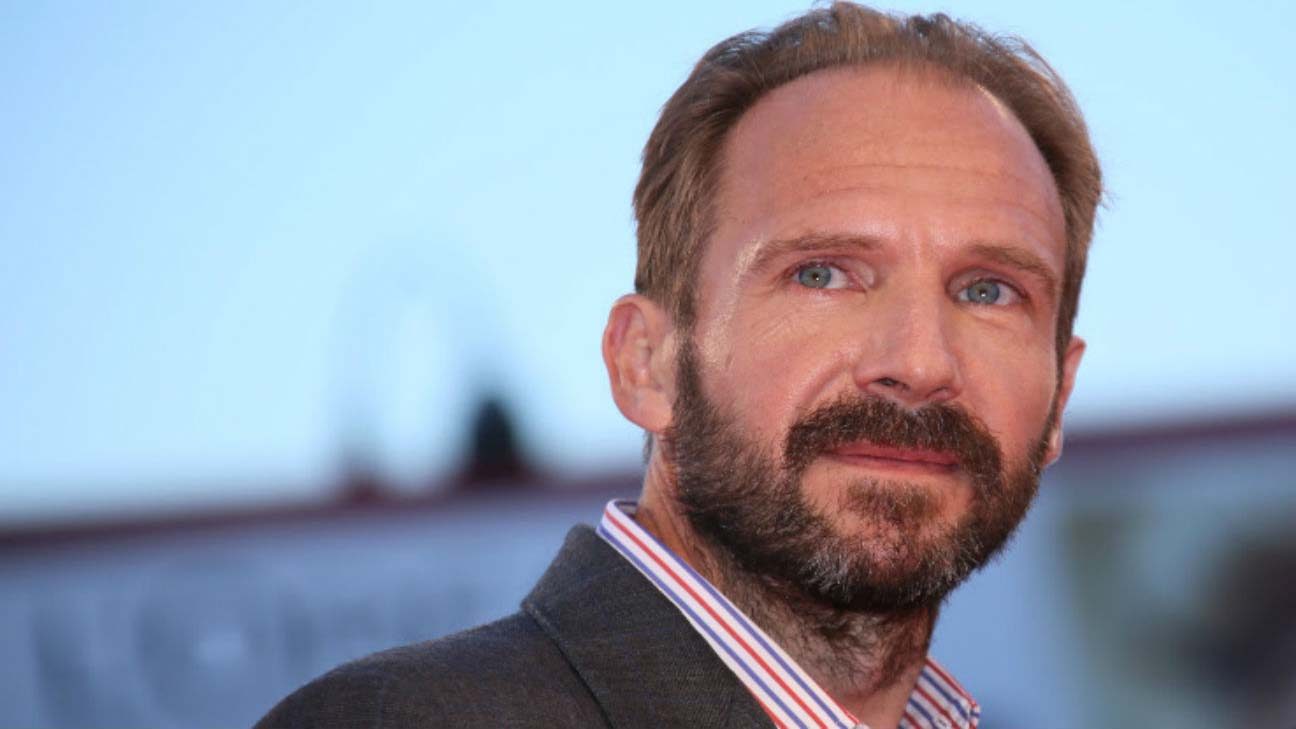 MATILDA | Ralph Fiennes será diretora Trunchbull na adaptação!