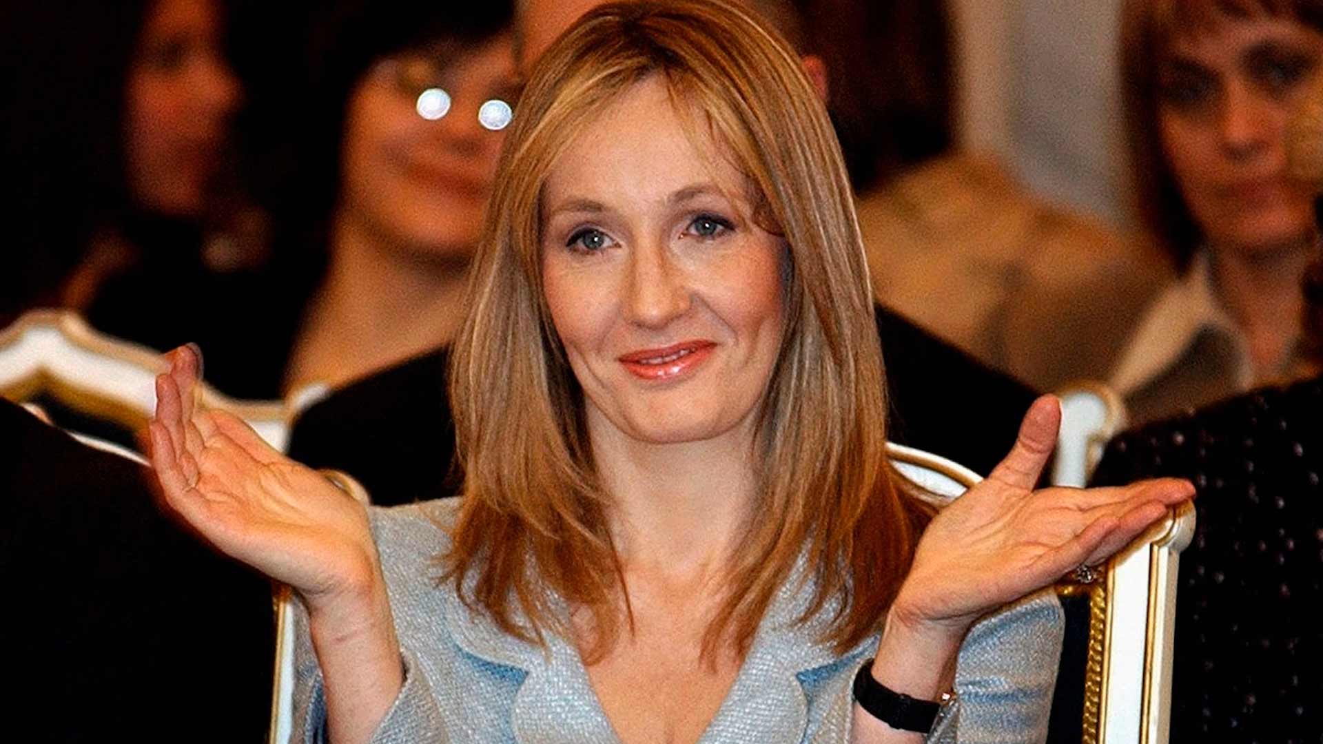 JK Rowling faz carta aberta sobre polêmicas recentes