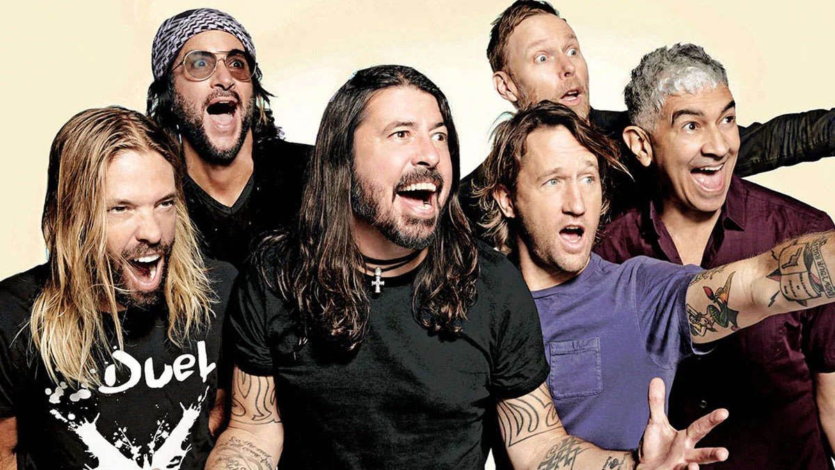 Foo Fighters lança novo single, “Waiting on a War”
