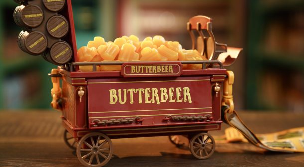 Universal Orlando Resort levanta suas canecas para comemorar o retorno da Butterbeer Season