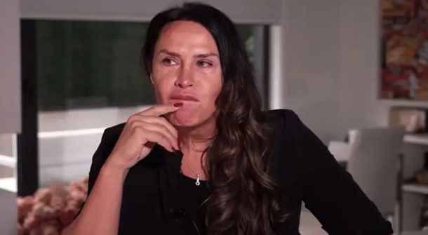 Karla Sofía chora após acusações e descarta sair da corrida do Oscar